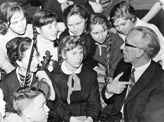 Встреча Д.Б. Кабалевского с юными музыкантами Московского дома пионеров. 1967